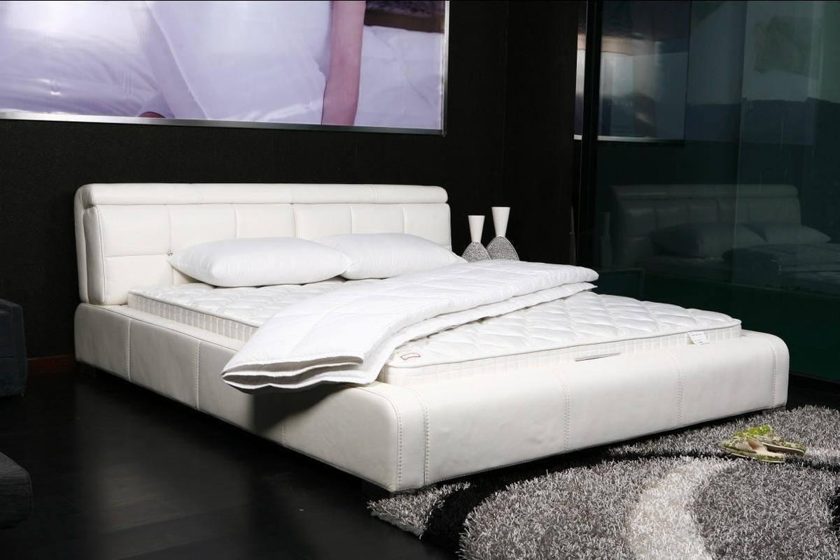 DaDa Bedding Solid White Ultra Extra Comfort Bed Top Mattress Quilted Cover Padding - 1-Piece