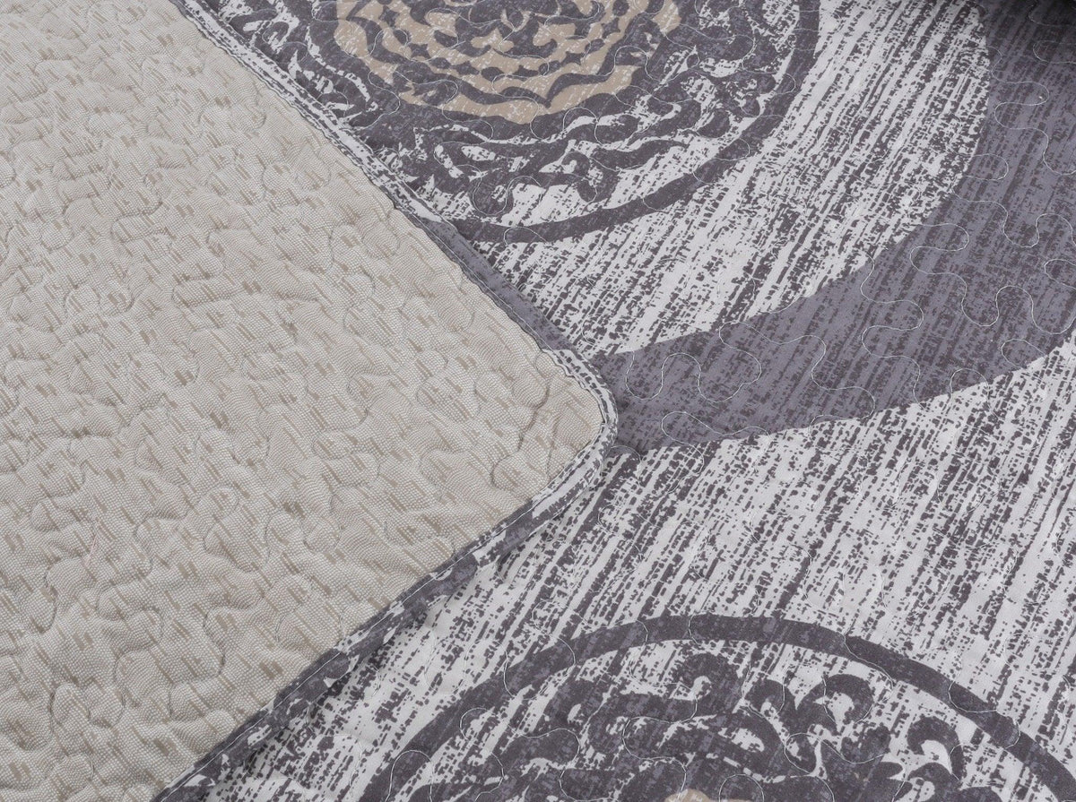 DaDa Bedding Rustic Grey Mosaic Distressed Medallion Reversible Quilted Bedspread Set (SD16299)